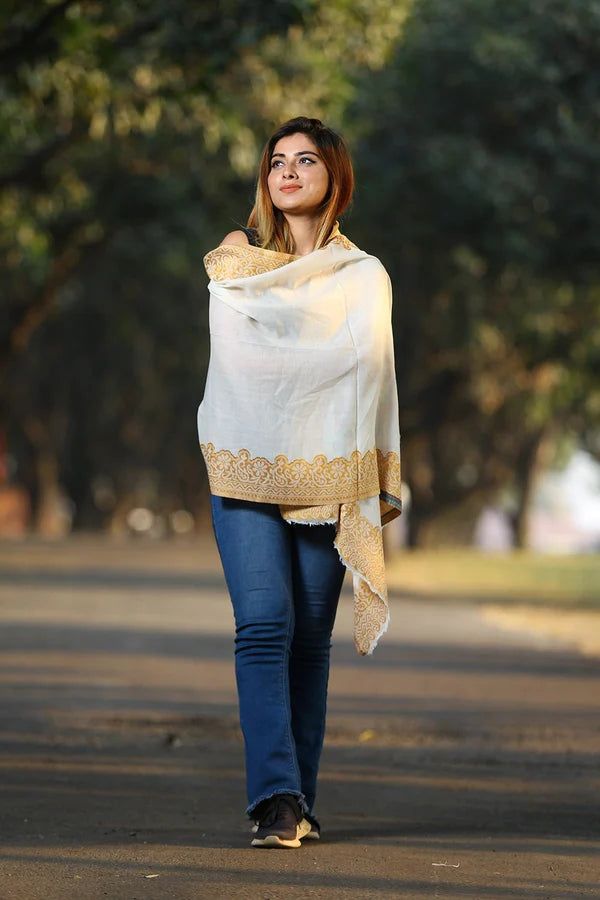white colour shawl